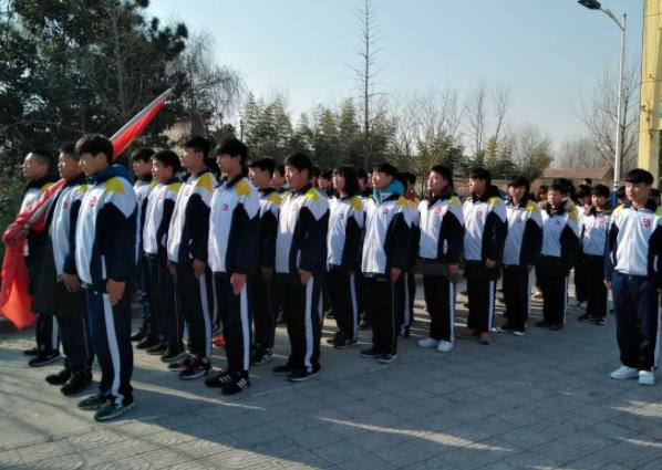 “校园安全，重于泰山”国旗下讲话